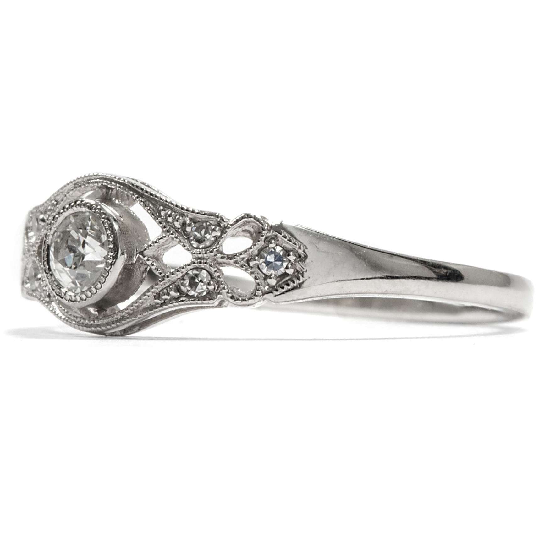 616082-hofer-antikschmuck-Aus-unserer-Werkstatt-Feiner-Platin-Ring-mit-lupenreinem-Diamanten-Lieblingsstueck-in-Platin_2