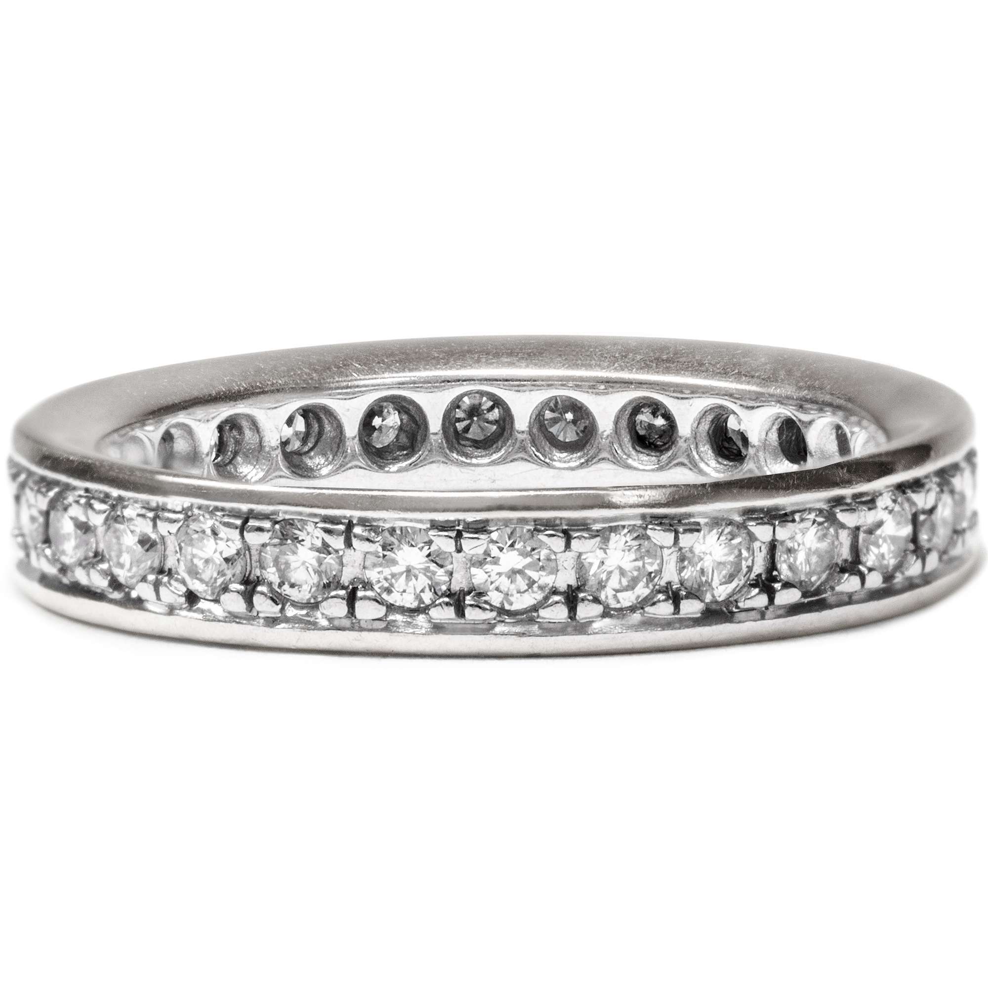 616394-hofer-antikschmuck-vVintage-Memory-Ring-mit-1-01-ct-Brillanten-in-Weissgold-RW-52-um-2000-Ein-Band-voll-Ewigkeit_2