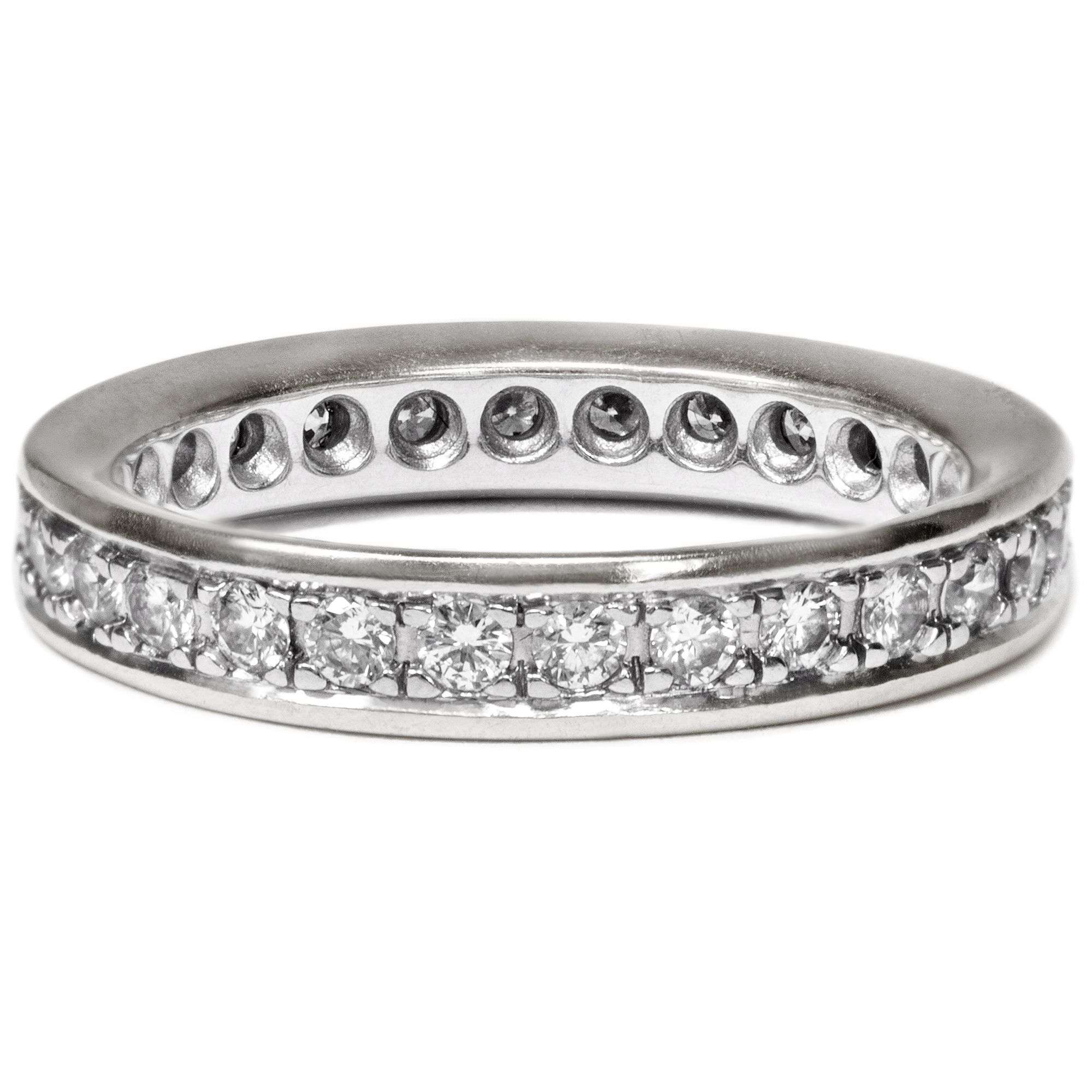 616394-hofer-antikschmuck-vVintage-Memory-Ring-mit-1-01-ct-Brillanten-in-Weissgold-RW-52-um-2000-Ein-Band-voll-Ewigkeit_3