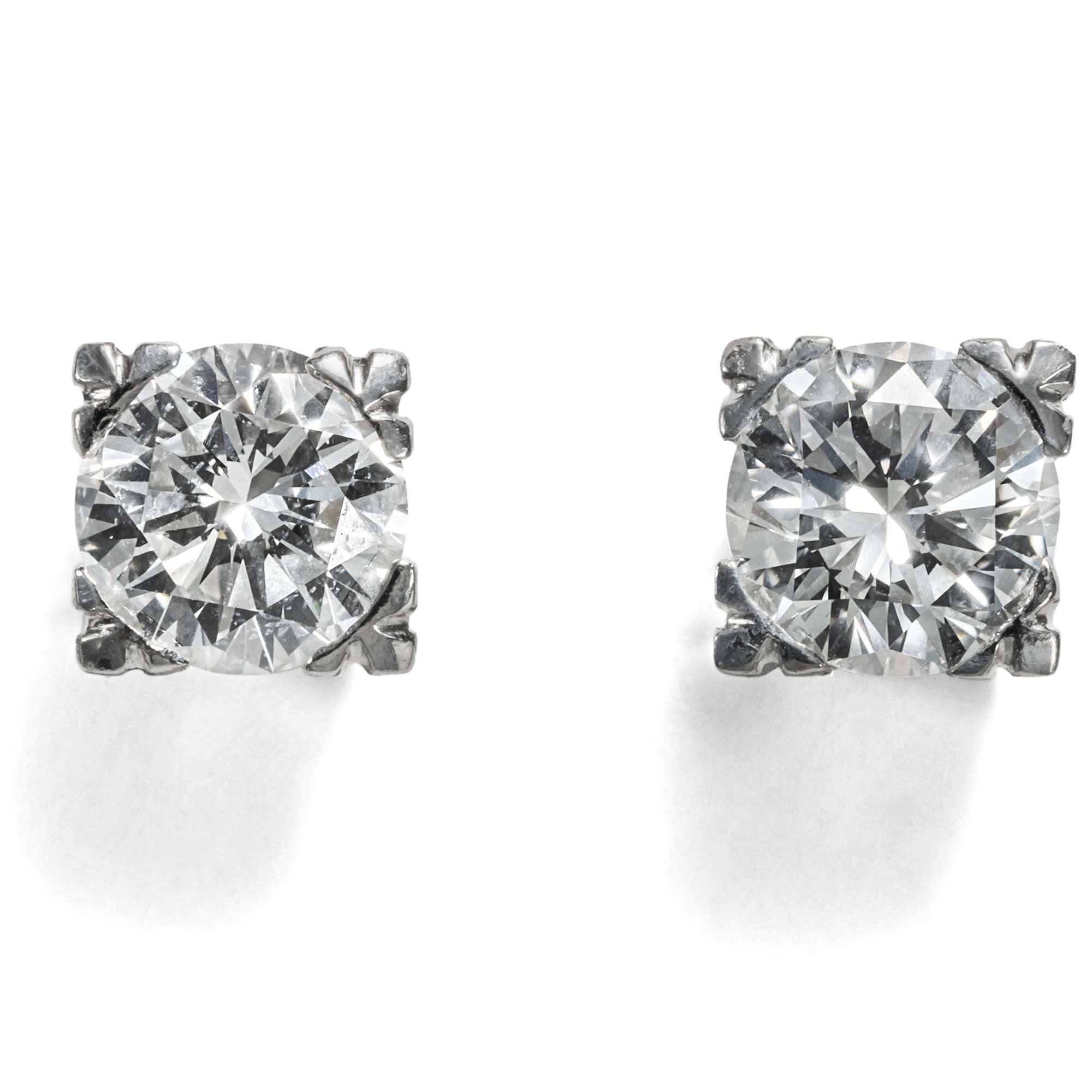 619918-hofer-antikschmuck-Vintage-Ohrstecker-mit-1-17-ct-Brillanten-in-Weissgold-um-2000-Schoenheit-aus-Licht