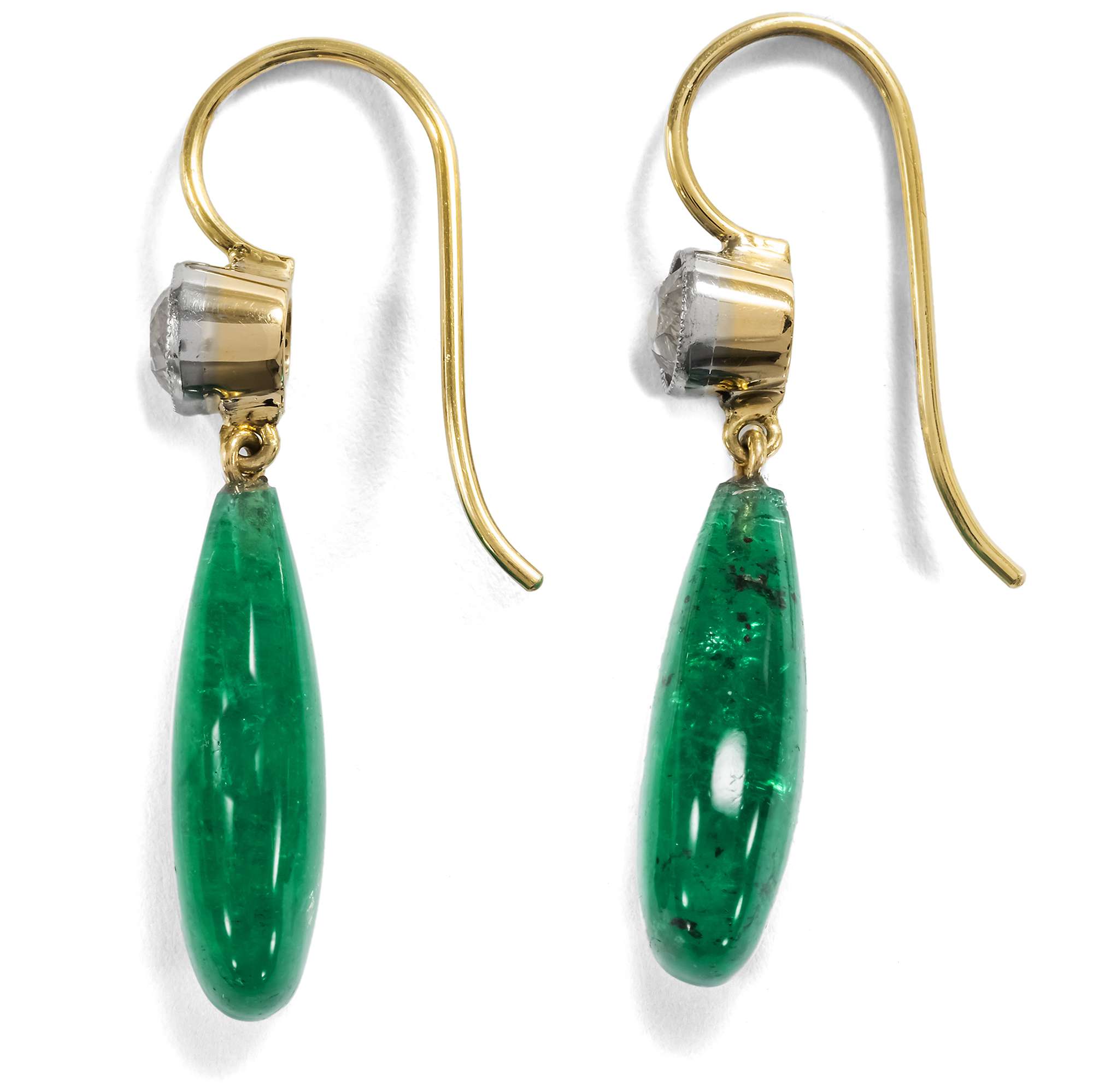 621687-hofer-antikschmuck-Prachtvolle-Smaragd-und-Diamant-Ohrringe-aus-antiken-Elementen-um-1910-2023-Fruehling-in-der-Stadt_1