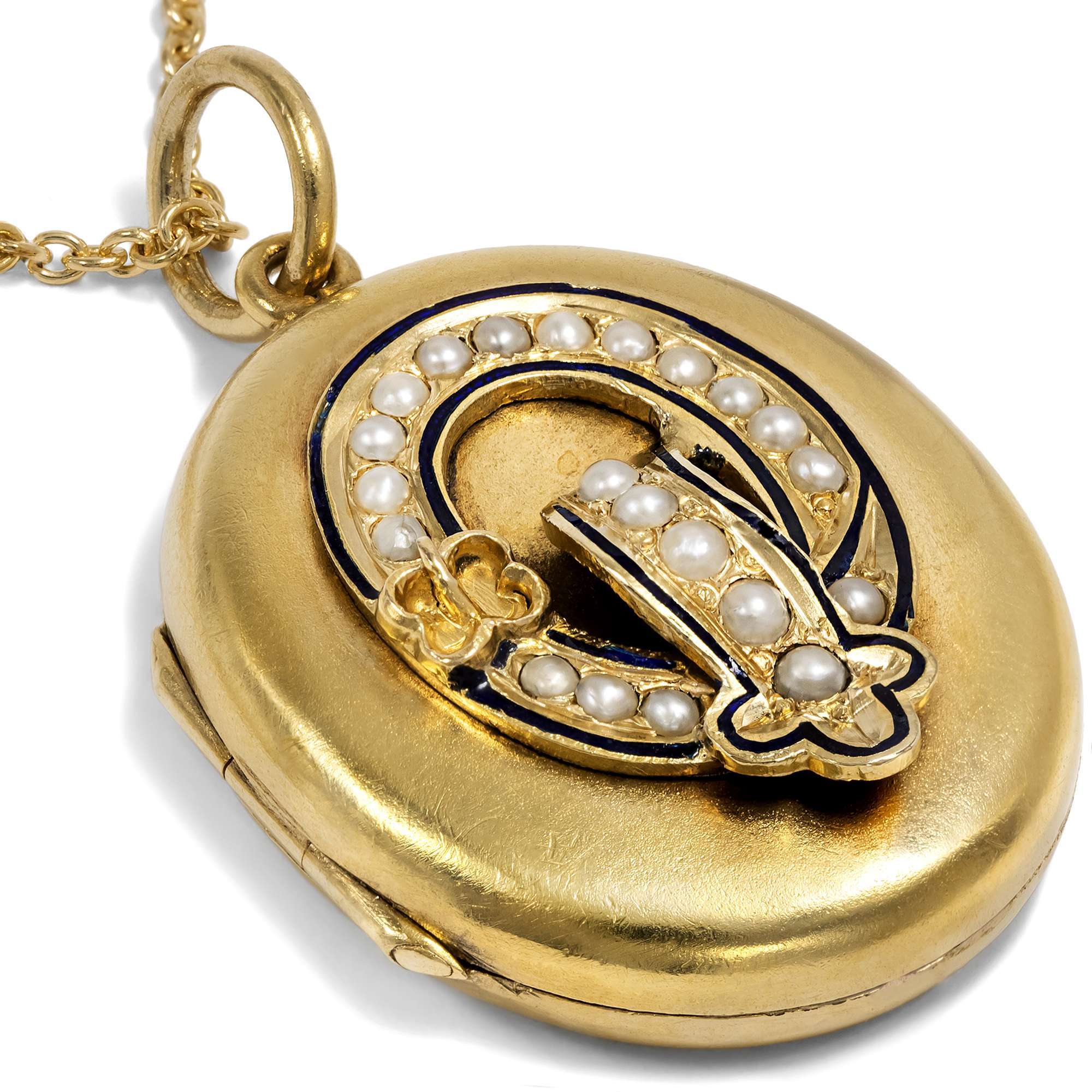 622753-hofer-antikschmuck-Antikes-Medaillon-aus-Gold-mit-Perlen-und-Email-um-1880-Honi-soit-qui-mal-y-pense_2