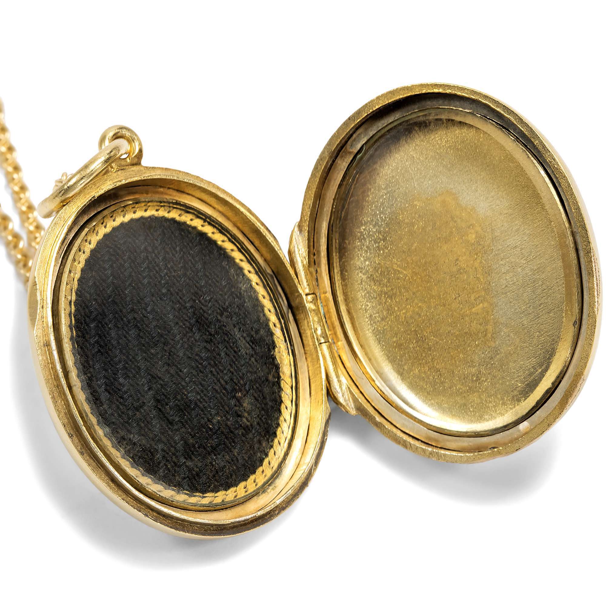 622753-hofer-antikschmuck-Antikes-Medaillon-aus-Gold-mit-Perlen-und-Email-um-1880-Honi-soit-qui-mal-y-pense_3