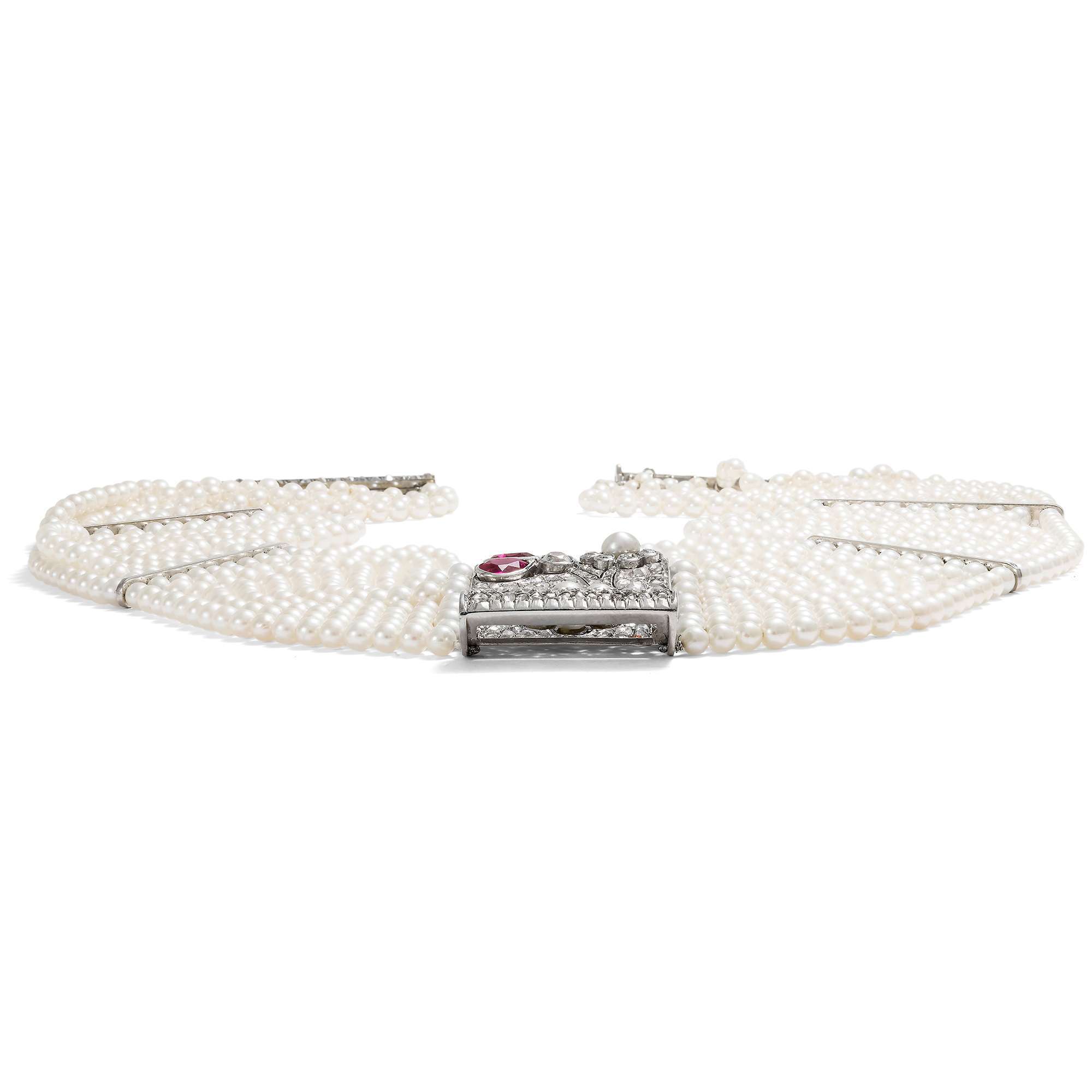 624469-hofer-antikschmuck-Kostbares-Collier-de-Chien-aus-einem-Rubin-und-Diamantclip-des-Art-Deco-um-1930-und-spaeter-Gelungene-Verwandlung_5