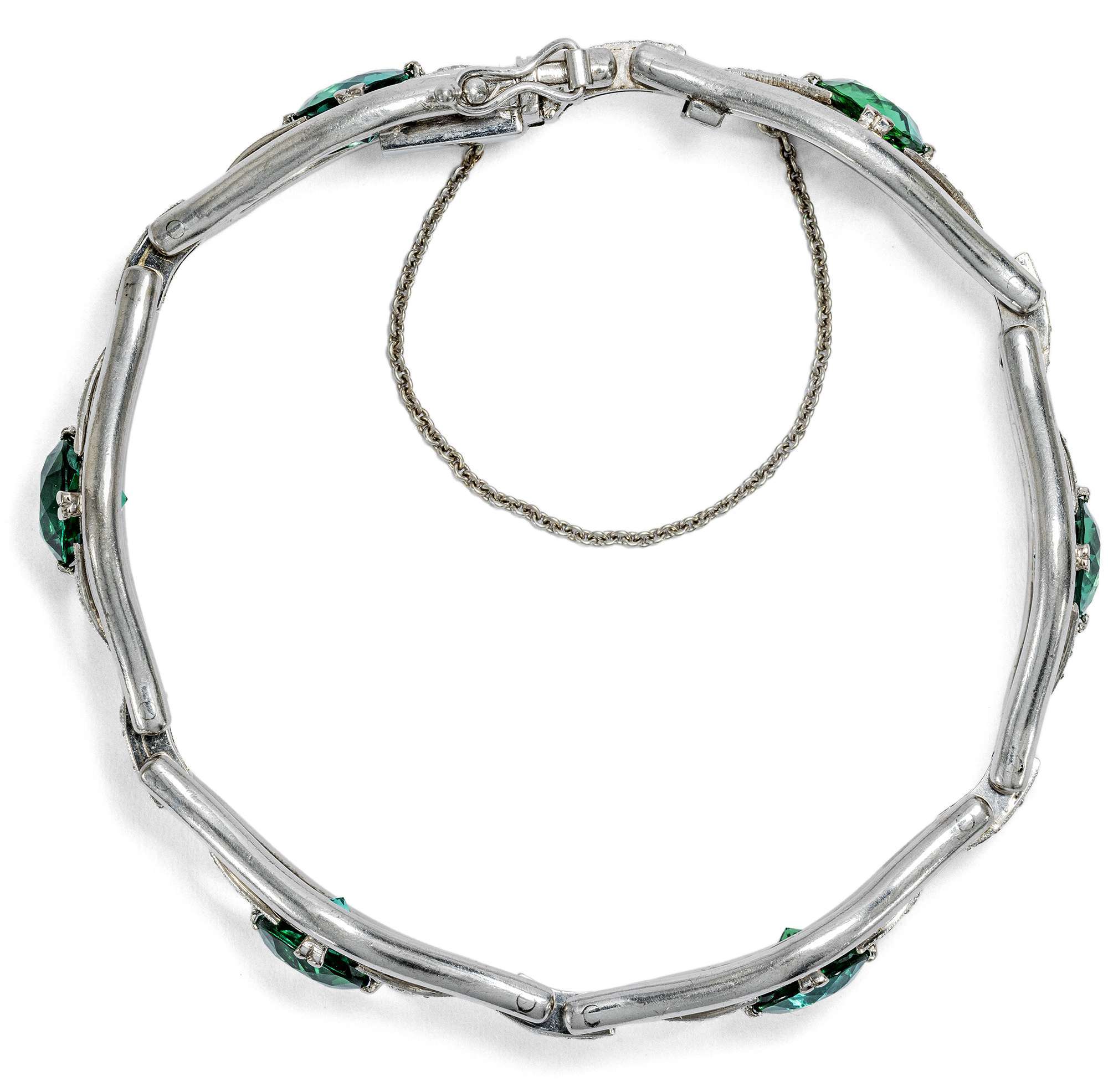 624762-hofer-antikschmuck-Elegantes-Armband-mit-gruenen-Turmalinen-und-Diamanten-in-Weissgold-um-1950-Es-gruent-so-gruen_3