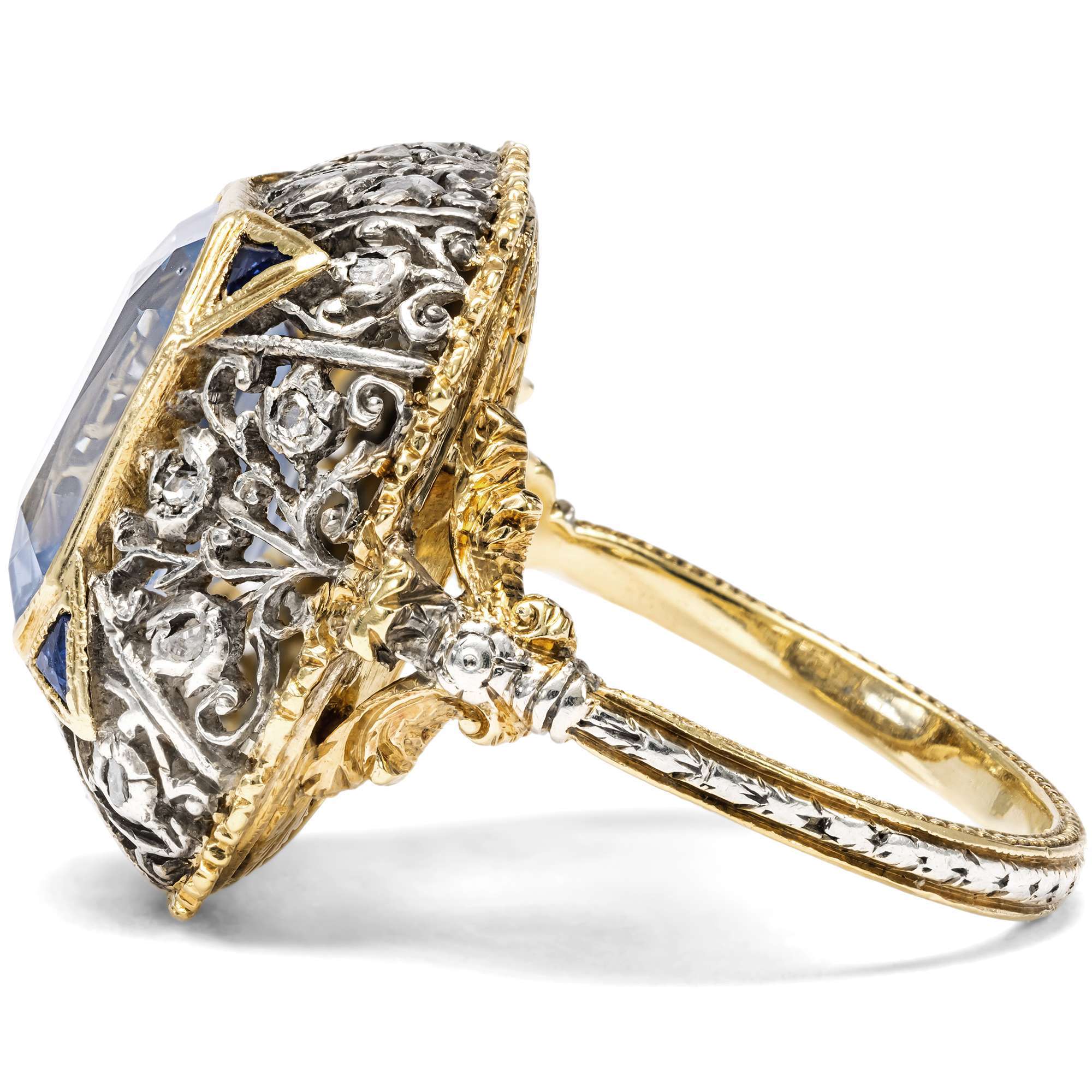 625085-hofer-antikschmuck-Wunderschoener-Ring-mit-unbehandeltem-Saphir-in-Silber-und-Gold-1930er-Jahre-Ein-verwunschener-Garten_1