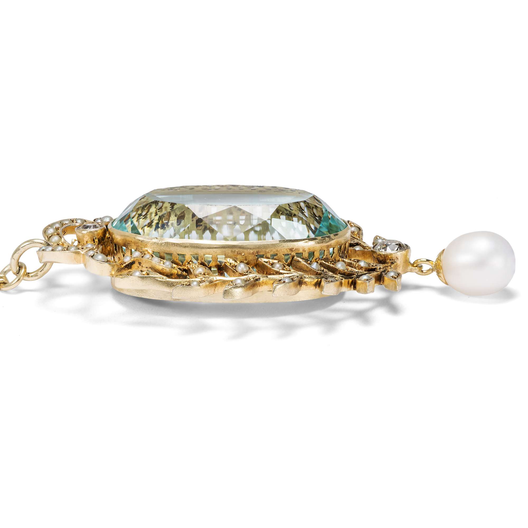 625097-hofer-antikschmuck-Ungewoehnlicher-Anhaenger-mit-grossem-Aquamarin-Diamanten-und-Perlen-Offenbach-am-Main-um-1900-Ein-Stueckchen-Himmel_2