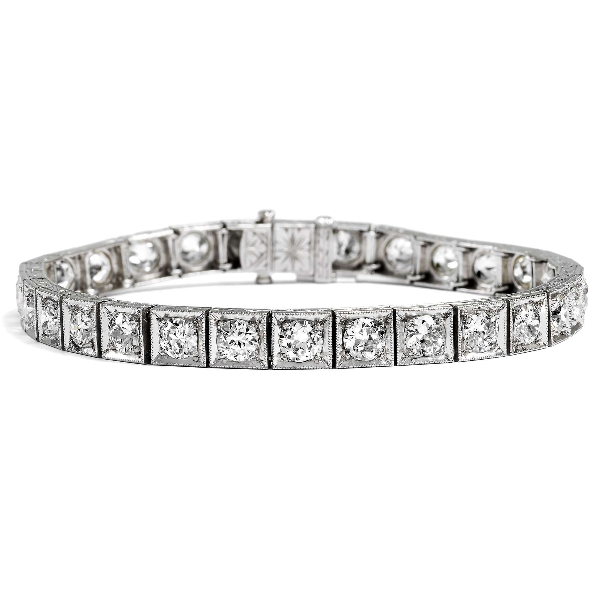 625466-hofer-antikschmuck-Elegantes-Armband-mit-8-25-ct-Diamanten-in-Platin-von-Chaumet-Paris-um-1925-Eine-Linie-aus-Licht_5