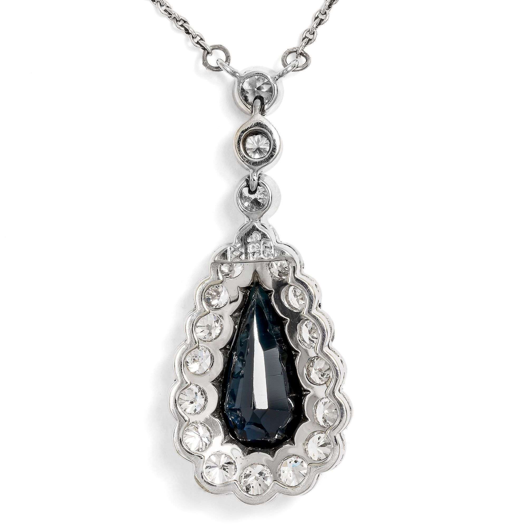625640-hofer-antikschmuck-Feines-Collier-des-Art-Deco-mit-Saphir-und-Diamanten-in-Platin-Wilhelm-Mueller-Berlin-um-1925-Ein-Tropfen-Mitternacht_4