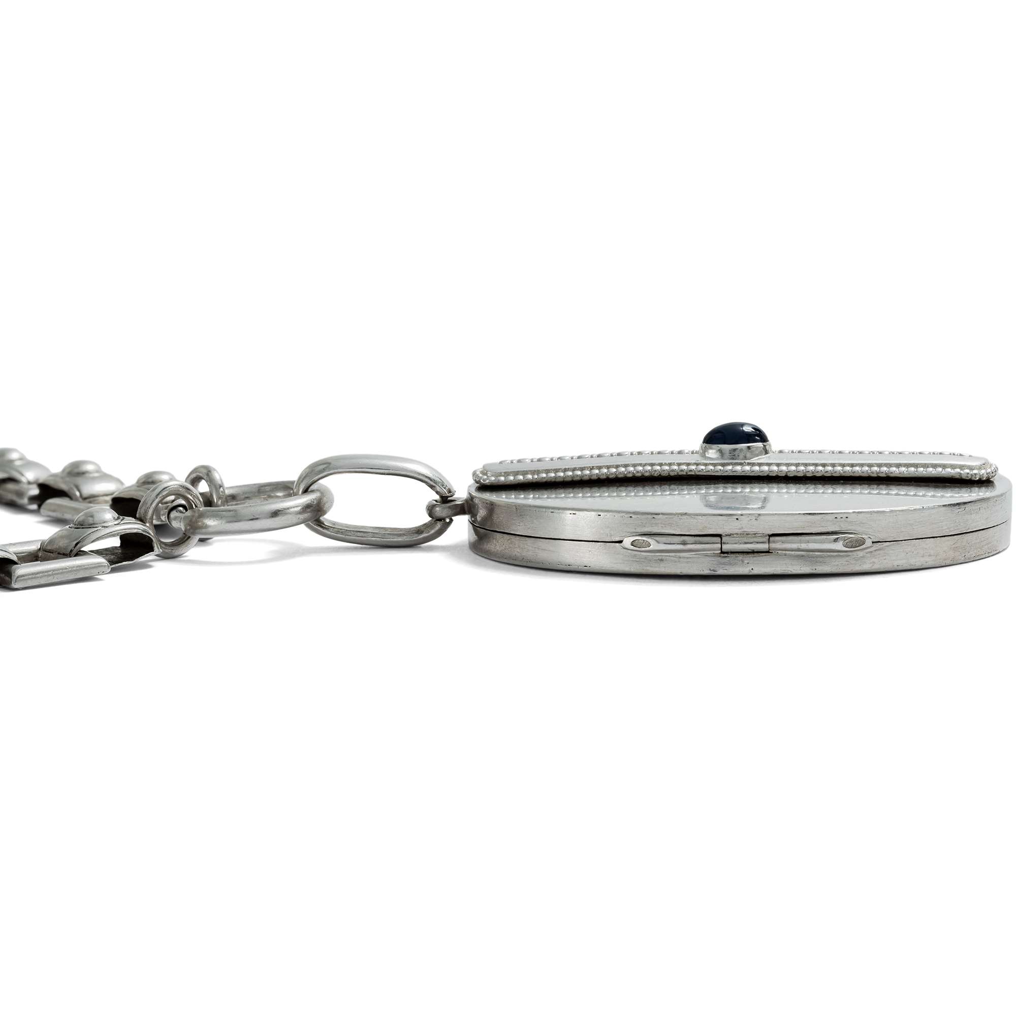 626676-hofer-antikschmuck-Breite-viktorianische-Kette-mit-Medaillon-aus-Silber-England-um-1880-Im-Bilde-bleiben_2