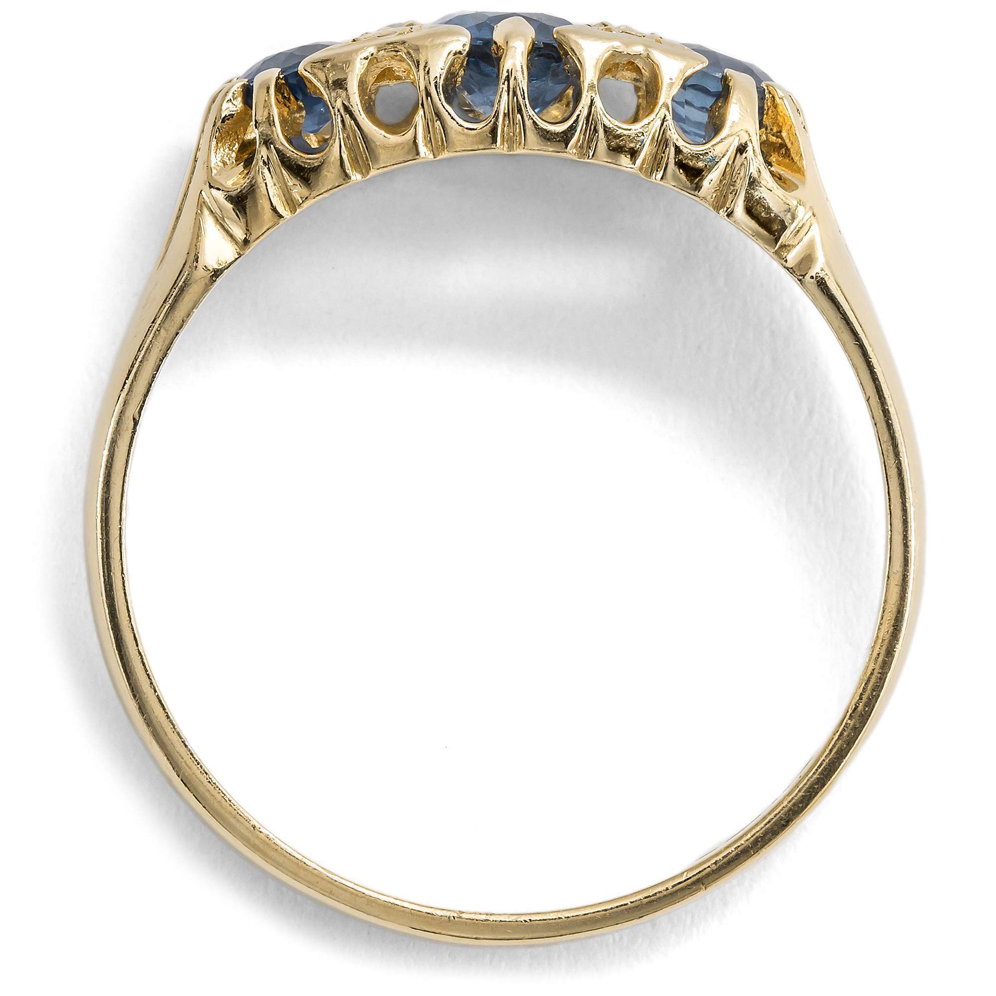 626938-hofer-antikschmuck-Klassischer-Goldring-mit-Saphiren-und-Diamanten-England-um-1990-The-Englishness-of-English-Art_5