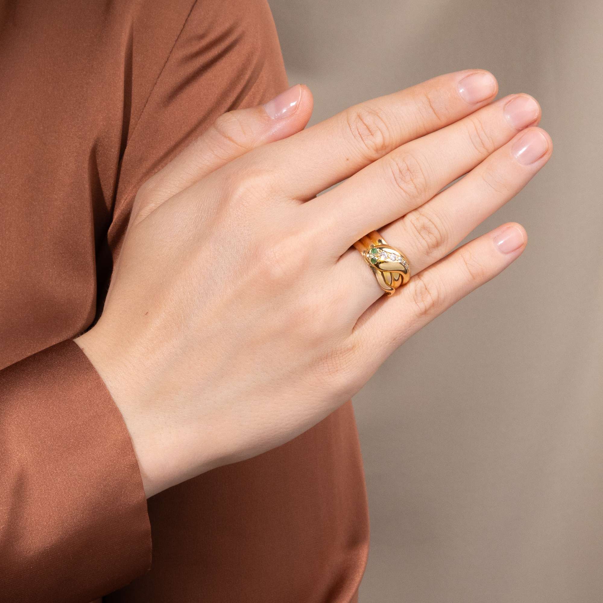 627071-hofer-antikschmuck-Viktorianischer-Schlangen-Ring-aus-Gold-mit-Diamanten-London-datiert-1920-Immer-bei-Dir