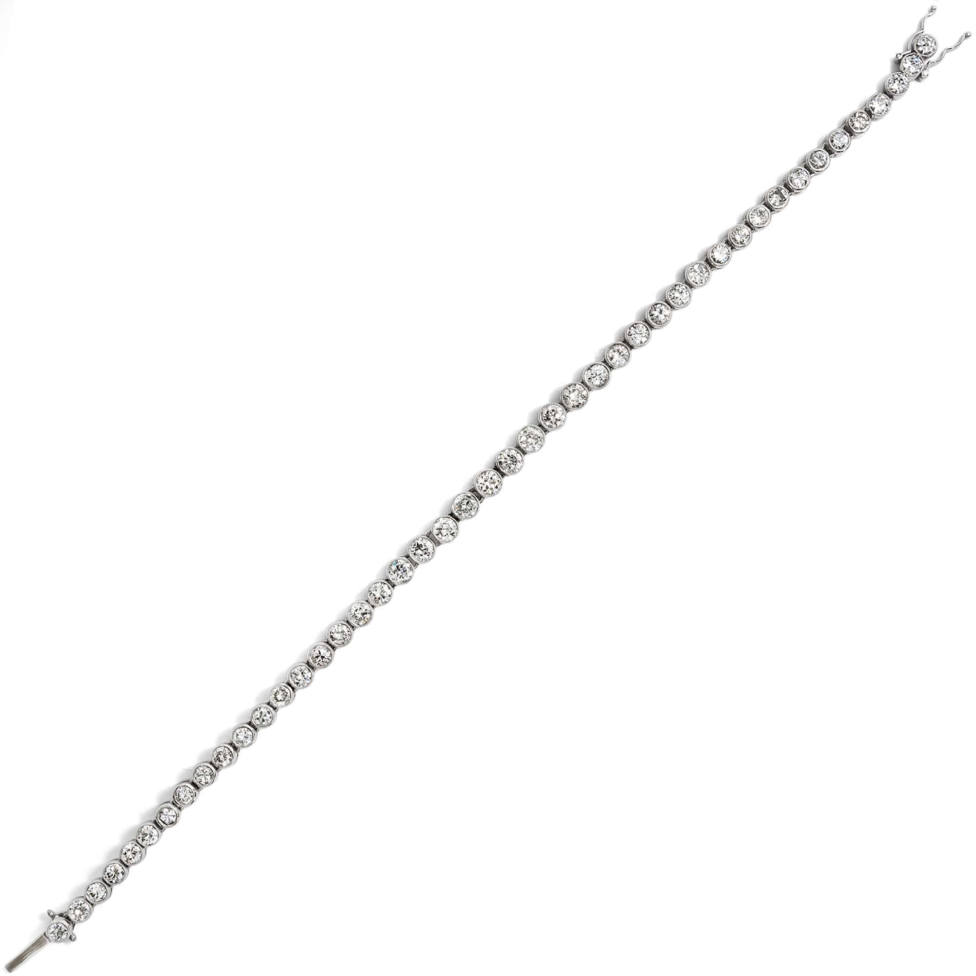 627165-hofer-antikschmuck-Antikes-Rivieren-Armband-aus-Platin-und-6-50-ct-Diamanten-um-1925-Ein-Strom-aus-Licht-und-Zeit_2