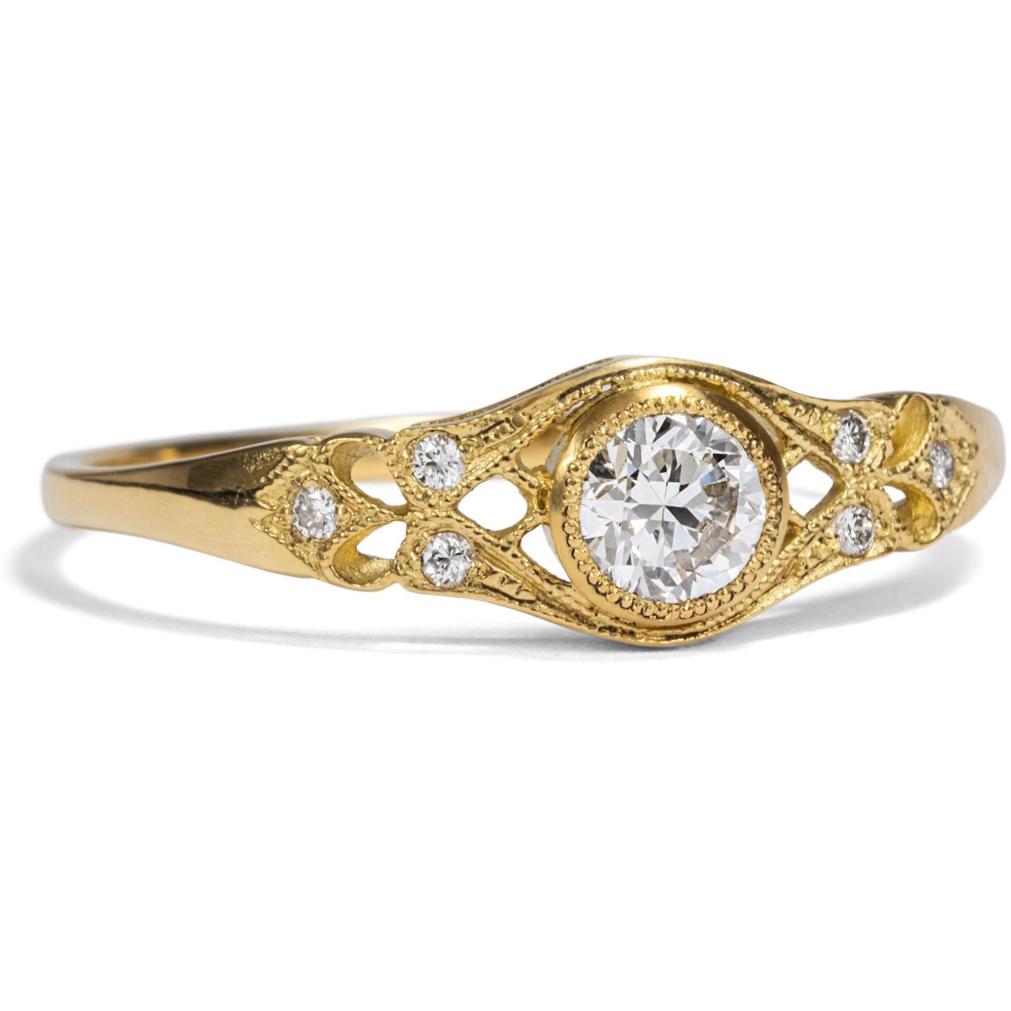 627485-hofer-antikschmuck-Ungetragener-Ring-mit-lupenreinem-0-30-ct-GIA-Brillant-in-Gold-aus-unserer-Werkstatt-Grosses-Lieblingsstueck-in-Gelbgold